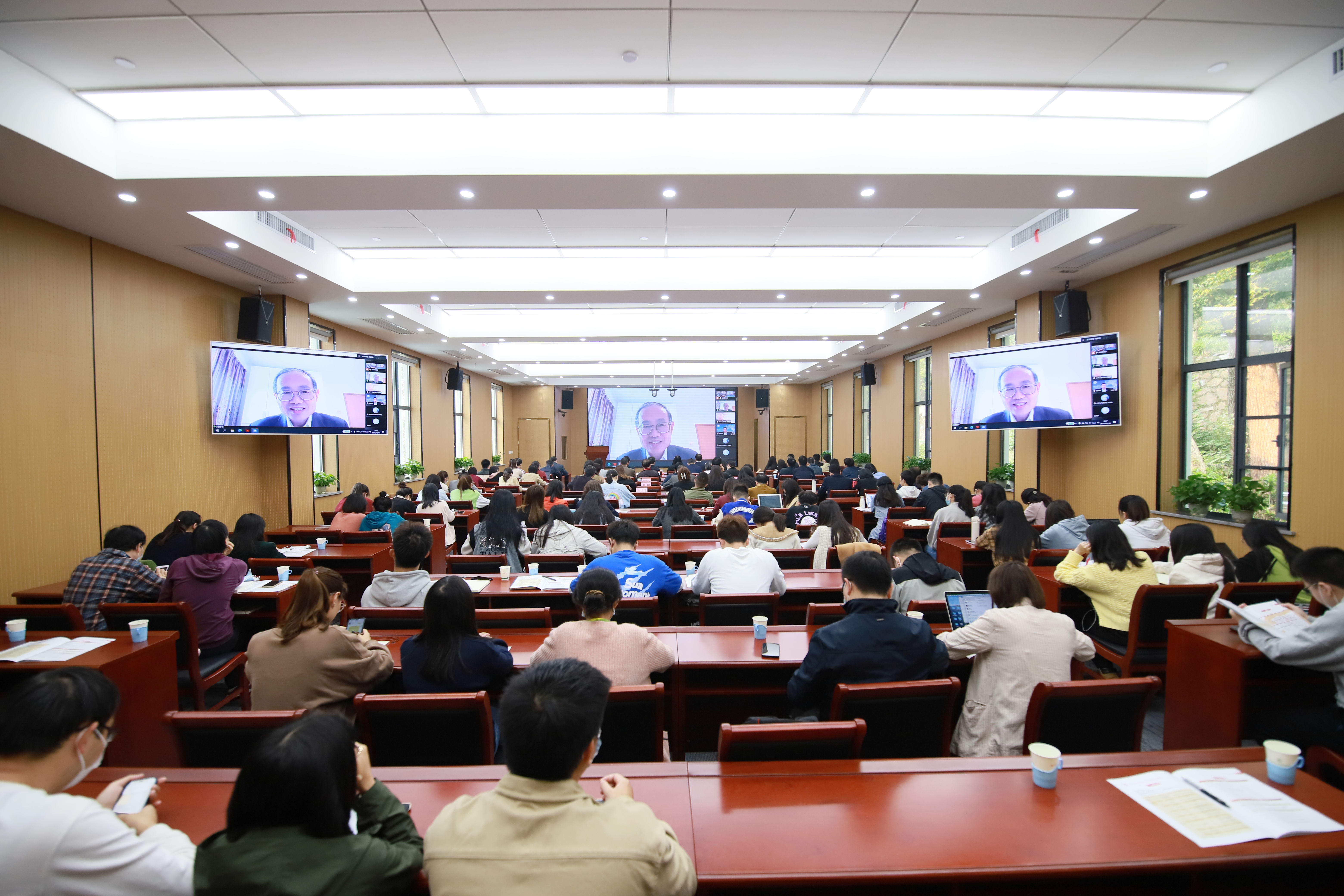 中国人民大学9428cn太阳集团刘建军教授作报告